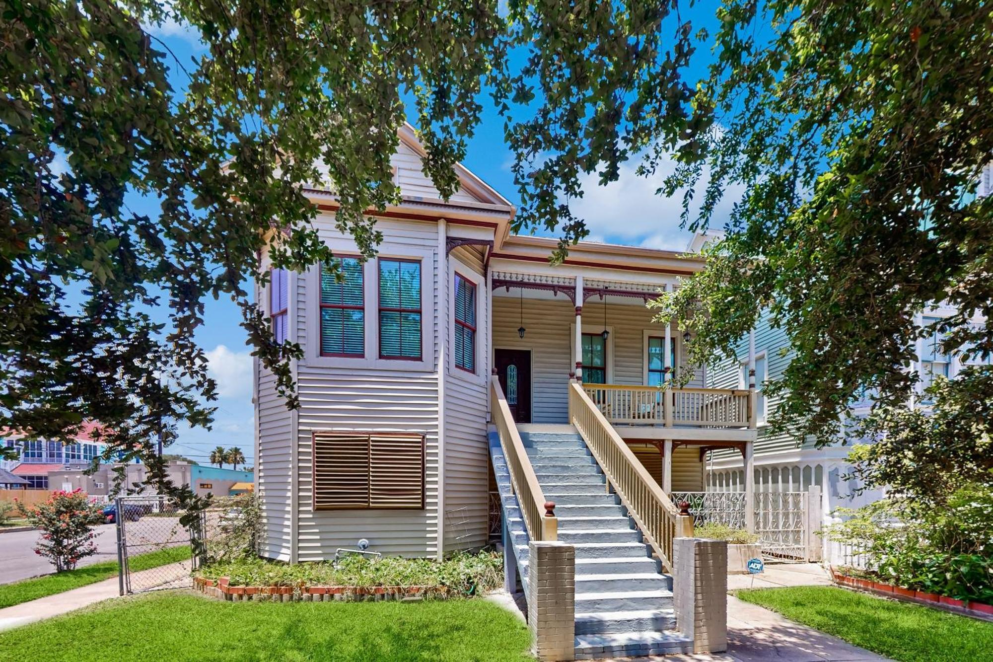 Appartamento Under The Avenue Galveston Esterno foto